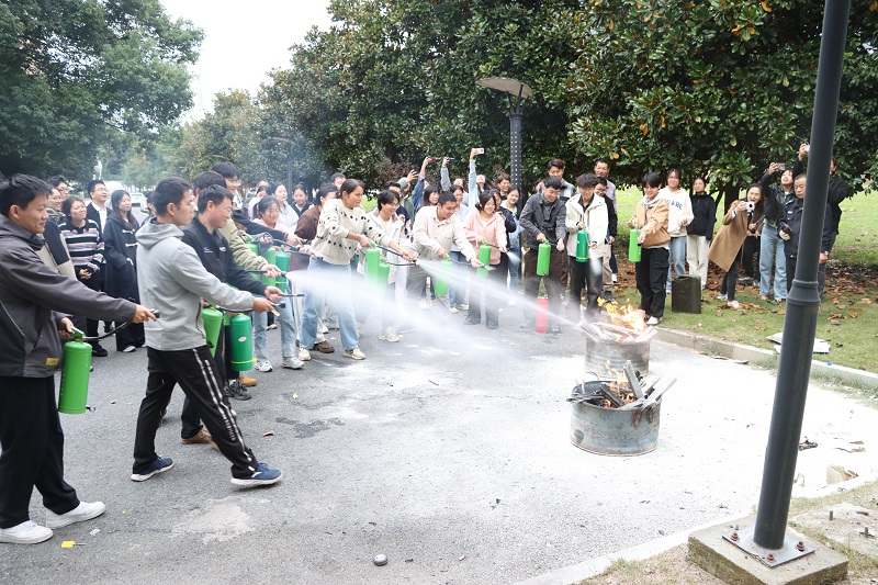 3-灭火演练.jpg