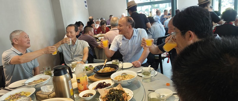 午餐时光1.jpg